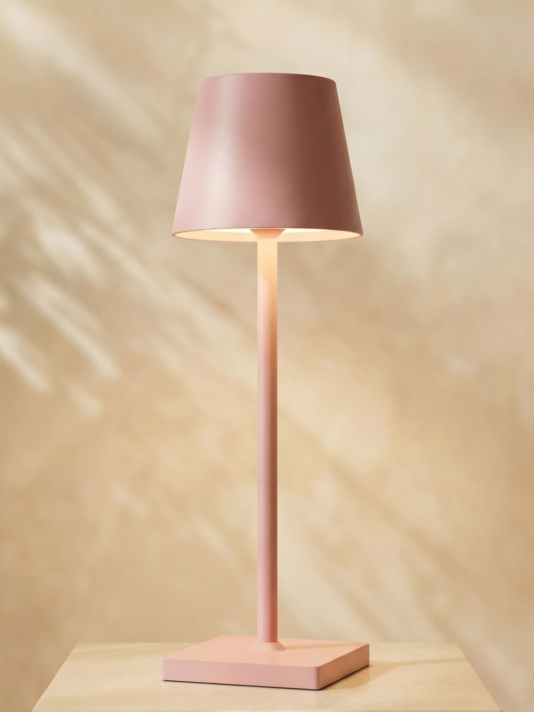 Wielofunkcyjna Bezprzewodowa Ładowalna Lampa Stołowa - NordicAura