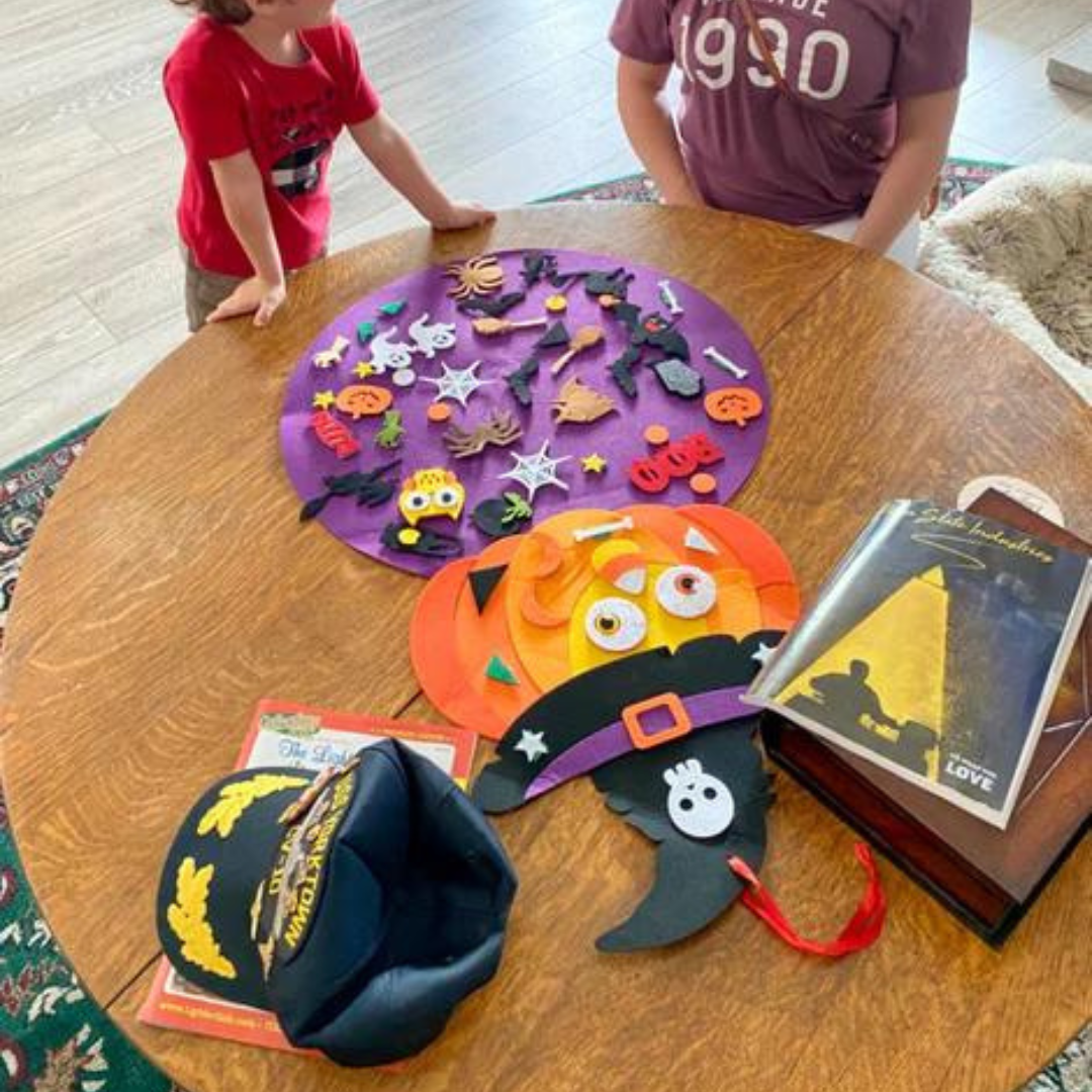 Halloween DIY Tablica z Filcu z Dynią – SpookyBoard