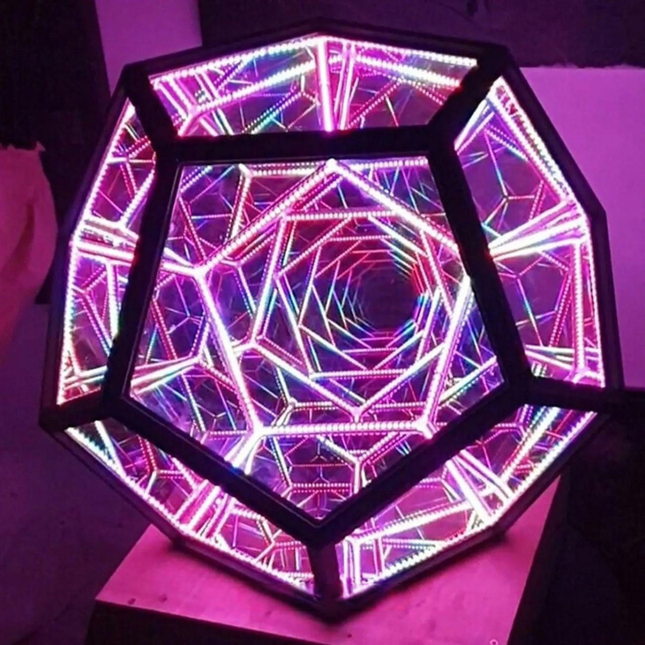 3D LED Kula Świetlna z Iluzją Głębi – LumaCore-12-ścian 20x20x20cm-Trend Polska