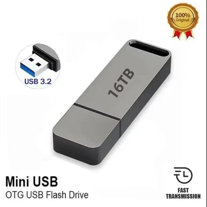 Szary metalowy pendrive z powiększonym wtykiem USB w kółku i odznaką oryginalności na białym tle 3