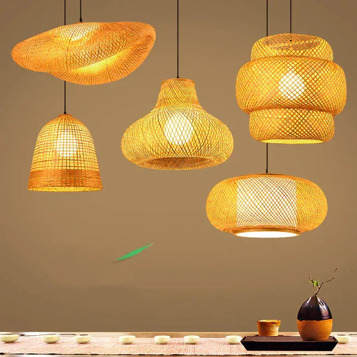 Ręcznie robiona lampa wisząca z rattanem - RayaLicht