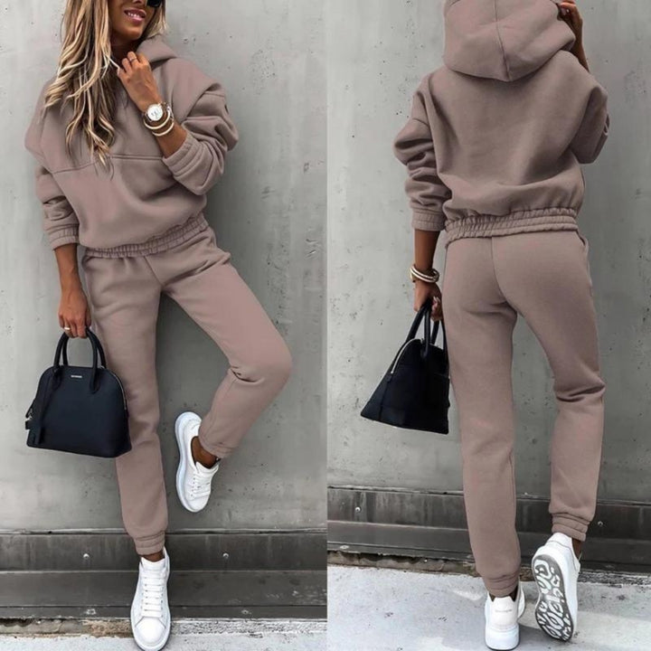Sportowy dres dla kobiet - Maria