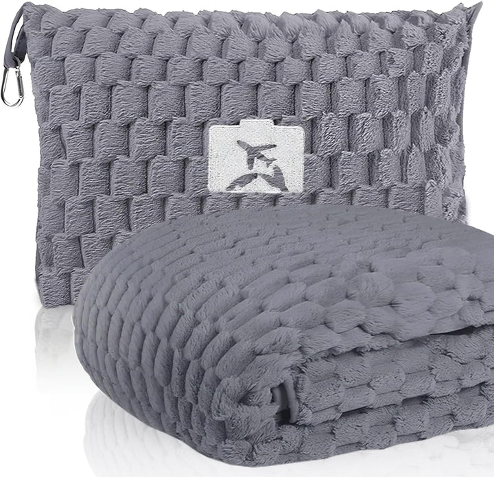 Pakowalny flanelowy koc podróżny z kieszenią na poduszkę i otworem na bagaż – Trevora