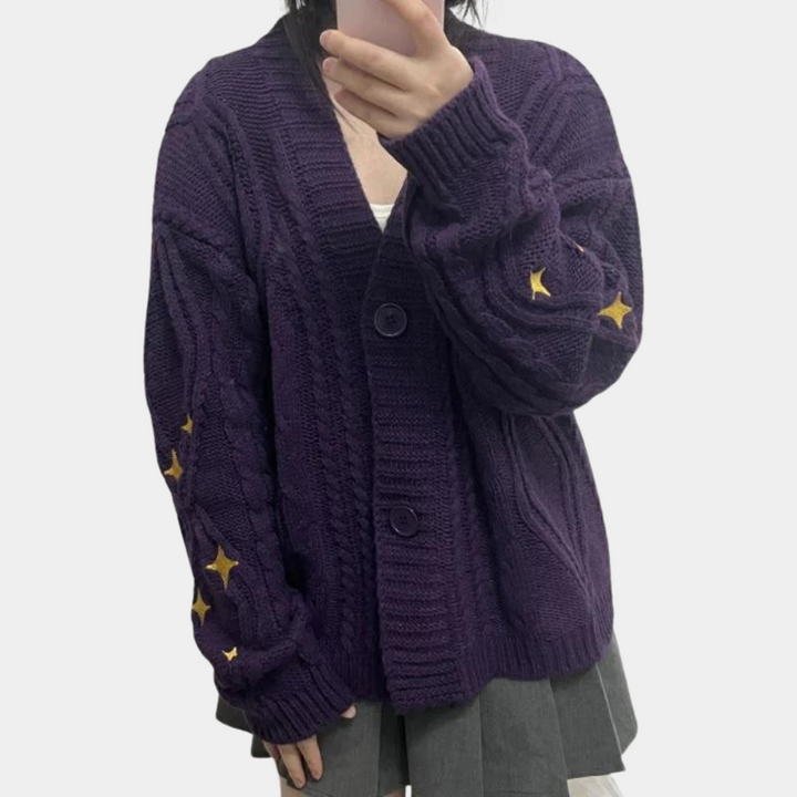 Sweter damski z detalami w truskawki – Poppy