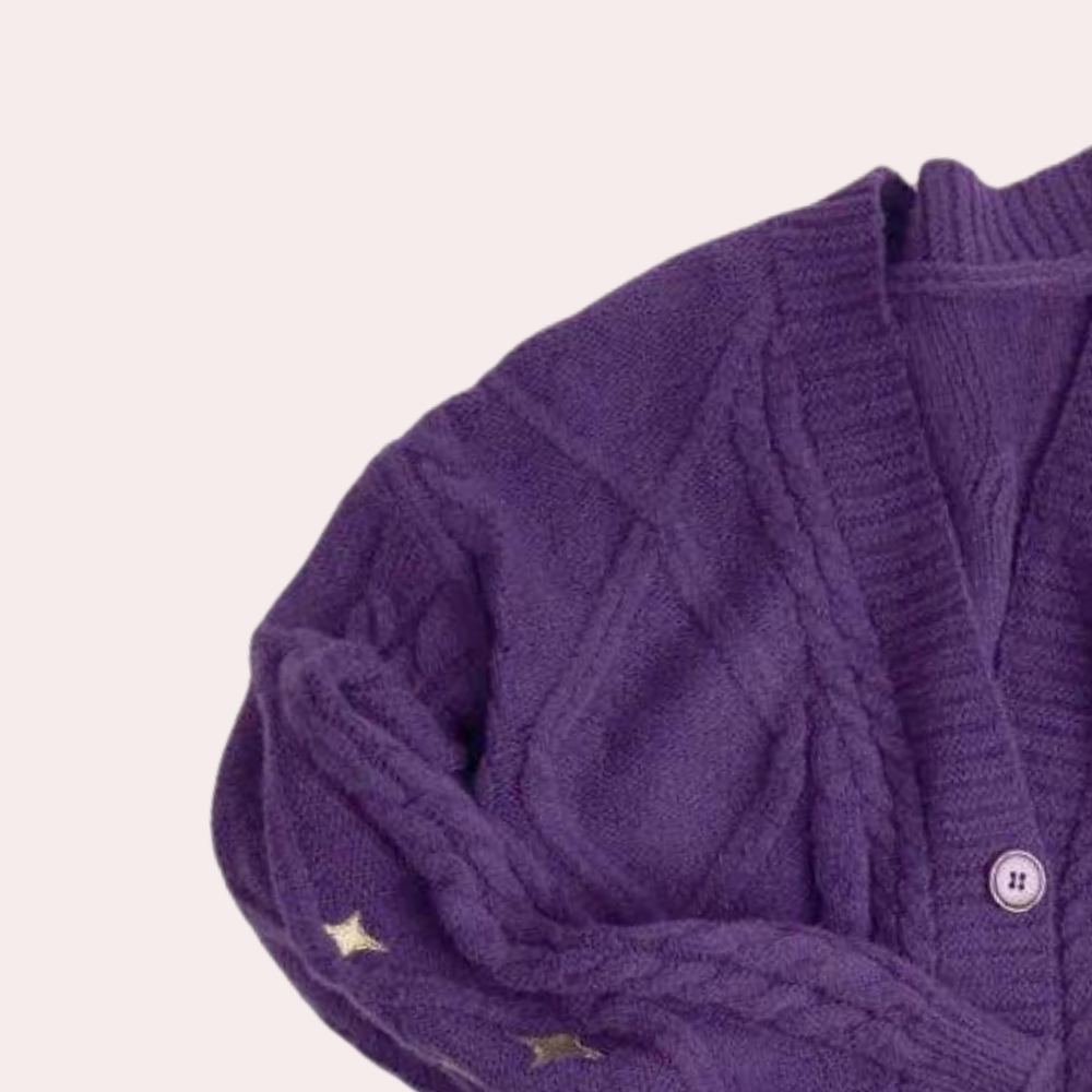 Sweter damski z detalami w truskawki – Poppy