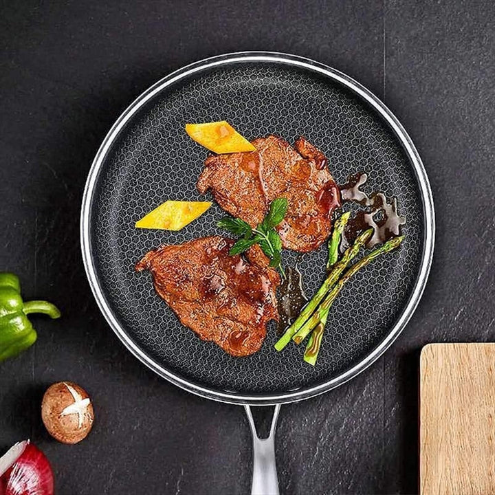 Odporna na zarysowania patelnia ze stali nierdzewnej z powłoką nieprzywierającą - ProCook Elite