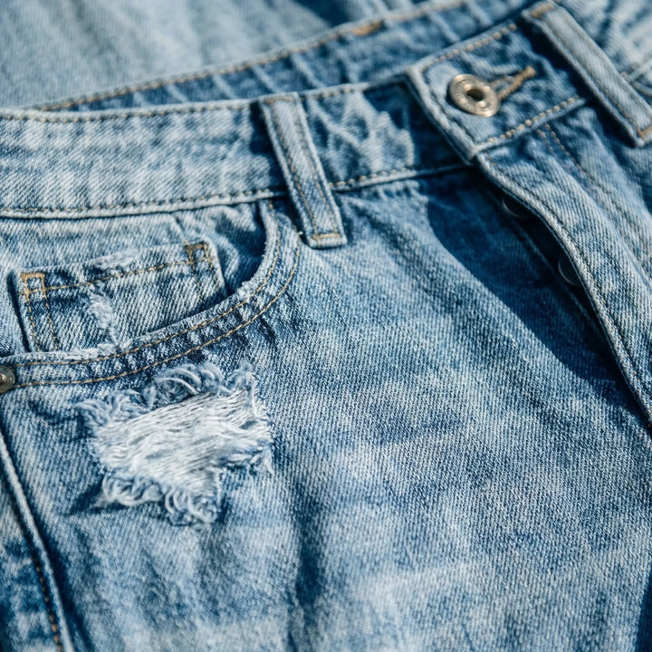 Hochgeschnittene Jeansshorts Im Used-Look - Courtney
