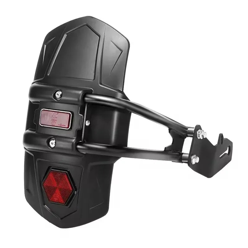 Uniwersalna osłona tylnego koła motocykla z reflektorem – RoadGuard