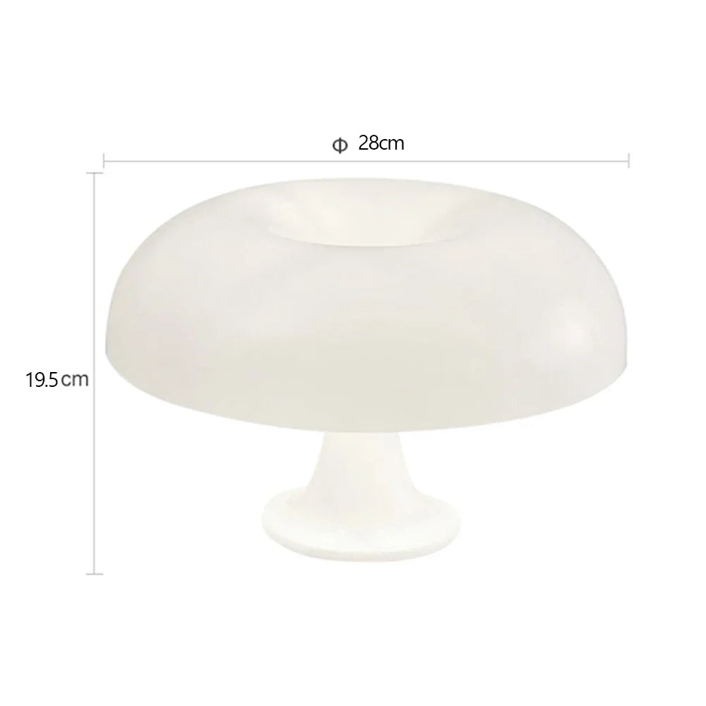 Biaลa lampa grzybek na jasnym tle z wymiarami: ลrednica klosza 28 cm i wysokoลฤ‡ 19,5 cm. 8