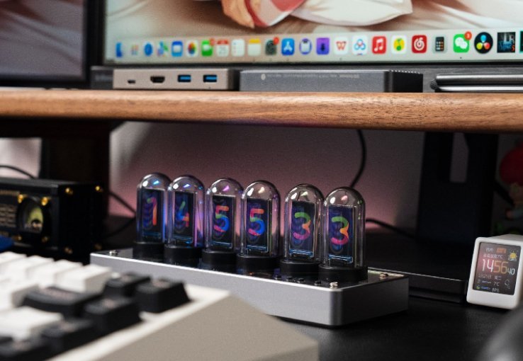 AA NOT AVAIALBLE Pionowa zegar LED Nixie - Chronix-Biały-Trend Polska