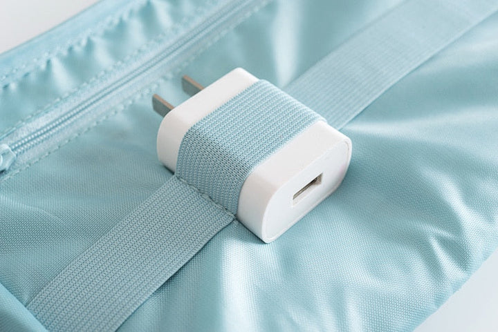 Kompaktowy wodoodporny organizer na elektronikę i kable