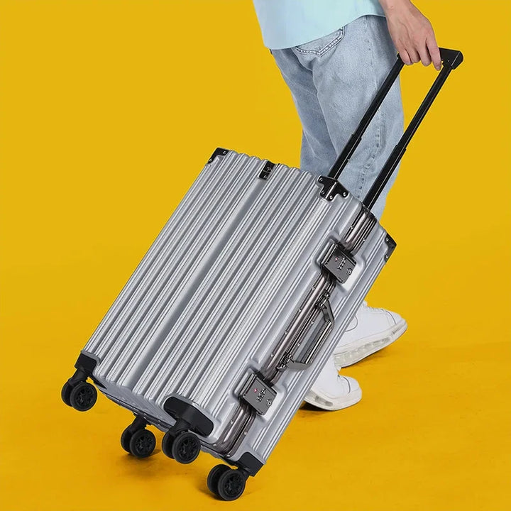 Aluminiowa torba o twardej skorupie – Genewa-Srebro-S (38 L)-Trend Polska