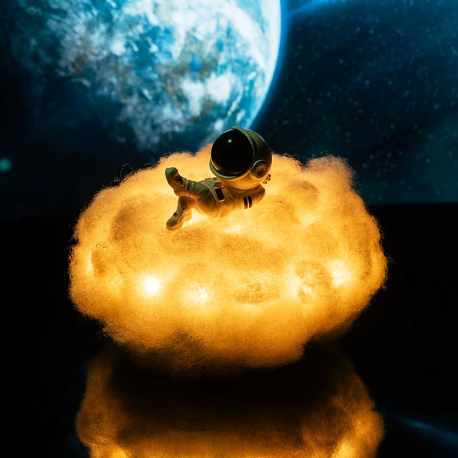 Astronaut Lampa Chmurowa - AstroCloud-Trend Polska