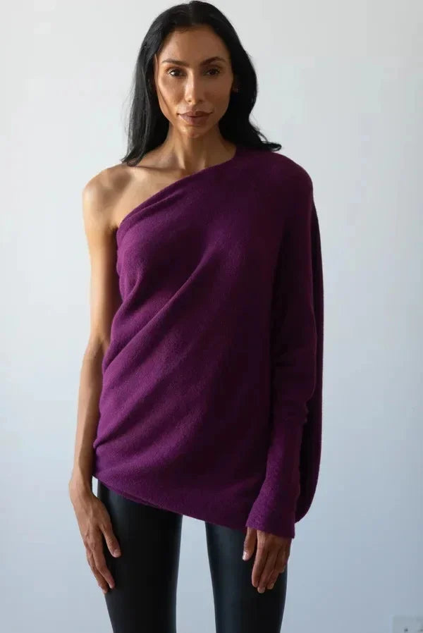 Asymetryczny, oversize sweter damski - Sophia-Fioletowy-Trend Polska