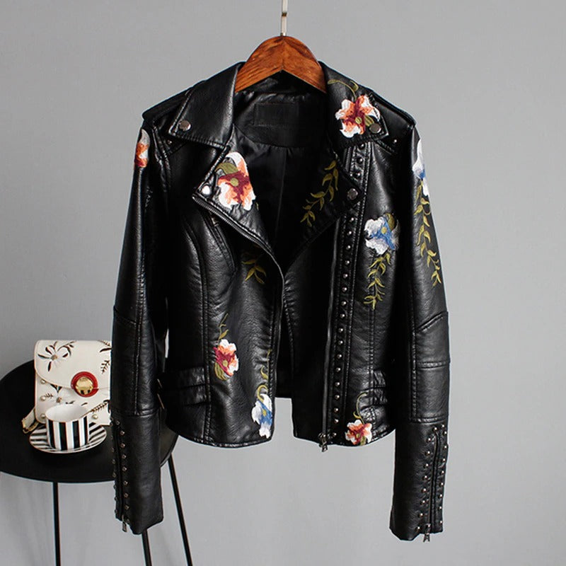 Bestickta damska kurtka skórzana w stylu biker - Eleonora-Czarny-S-Trend Polska