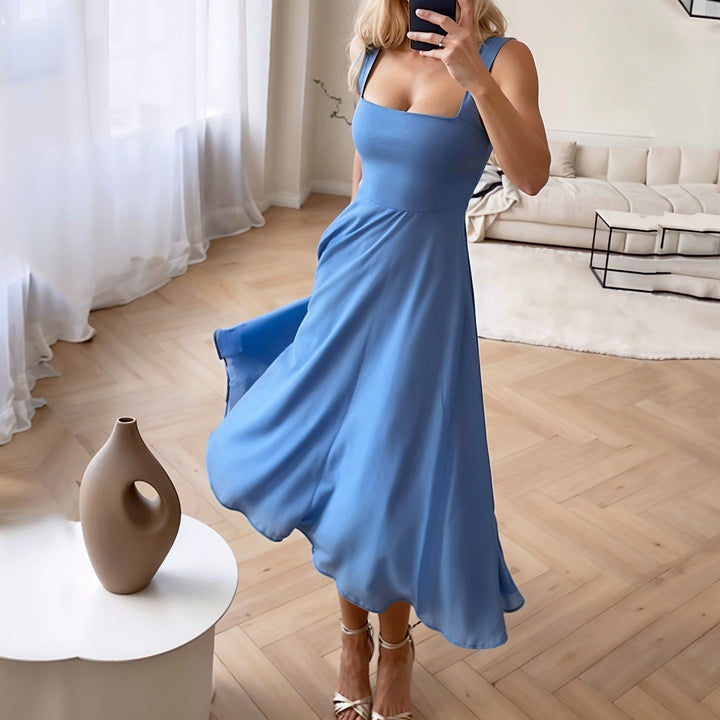 Bez rękawów lekką midi sukienkę z korzystnym krojem - Marlene-Niebieski-XS-Trend Polska