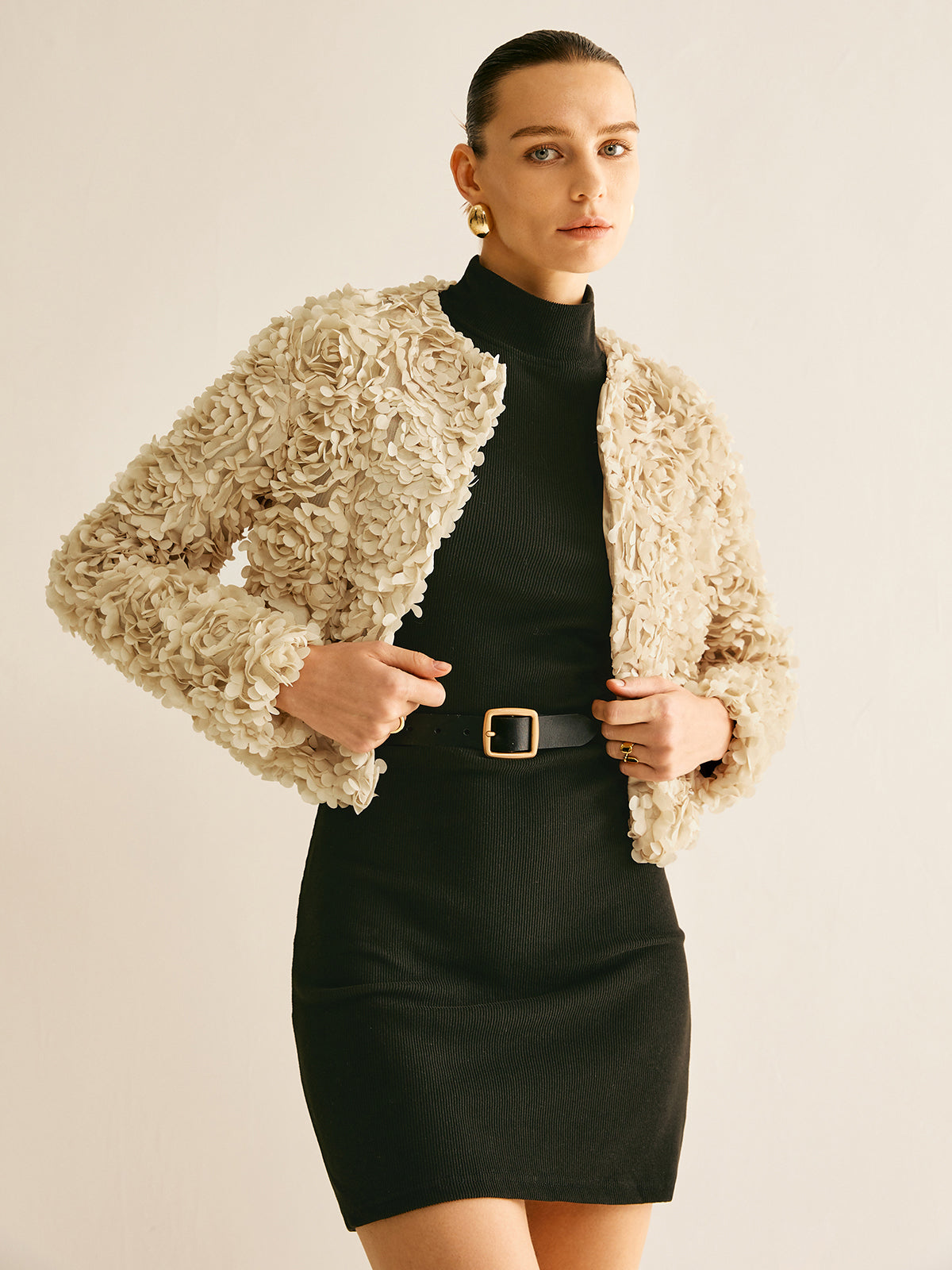 Beżowa blazer na okrągłym dekolcie dla kobiet - Olivia-XS-Trend Polska