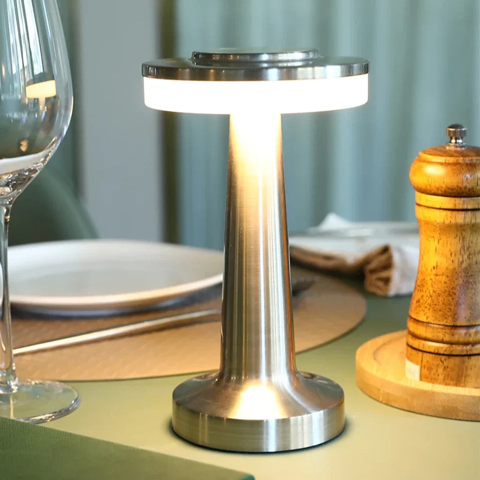 Bezprzewodowa lampa stołowa w stylu retro - LumiBar-Złoto-Trend Polska