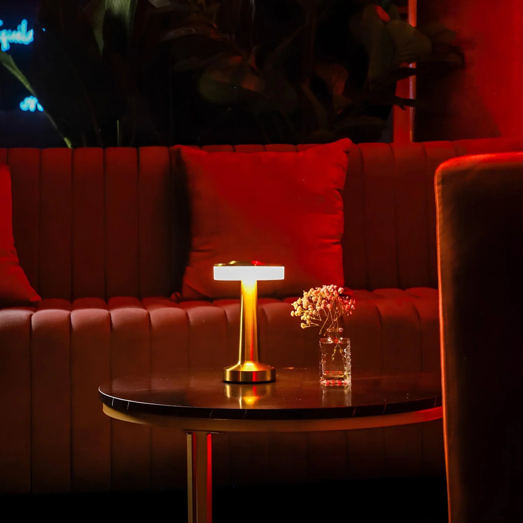 Bezprzewodowa lampa stołowa w stylu retro - LumiBar-Złoto-Trend Polska