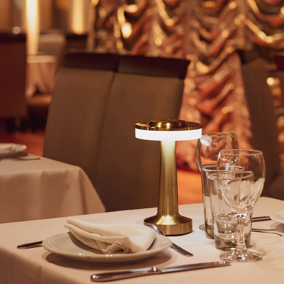 Bezprzewodowa lampa stołowa w stylu retro - LumiBar-Złoto-Trend Polska