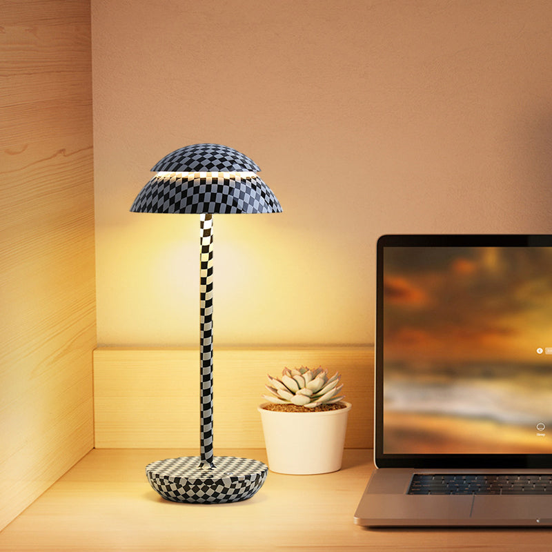 Bezprzewodowa lampa stołowa z wbudowanym oświetleniem LED - GlowBeam-Czarnobiała kratka-Trend Polska