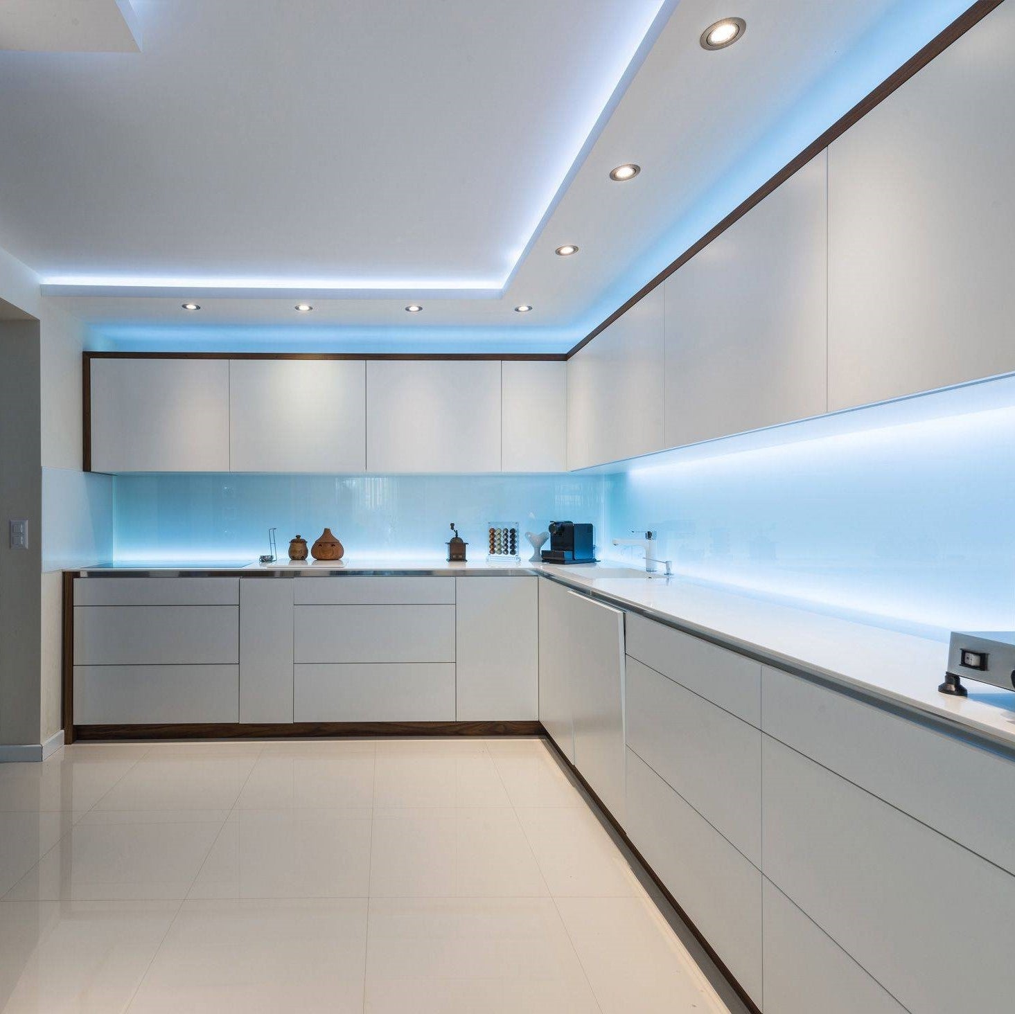 Bezprzewodowy czujnik ruchu LED Strip - LumaStrip-1m-Bateria-Ciepły dowcip-Trend Polska