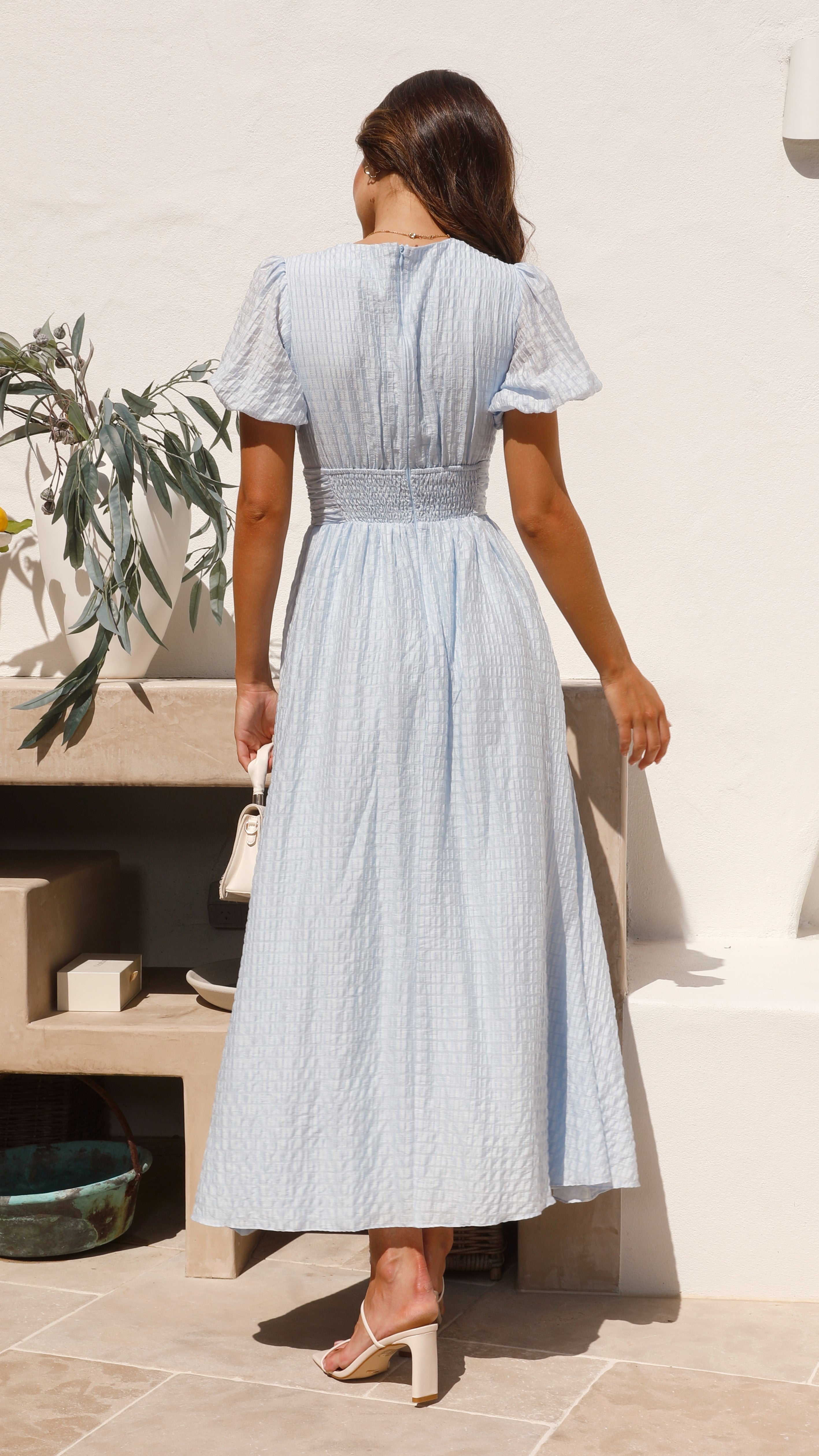 Boho-maxi sukienka z dekoltem w serek i listwą z guzikami – Yara-Niebieski-S-Trend Polska