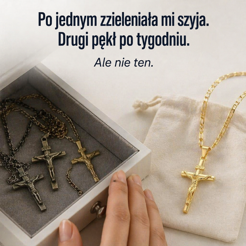 Złoty naszyjnik z krzyżem na lnianym woreczku, obok szkatułka z trzema przyciemniałymi, starszymi krzyżykami 3