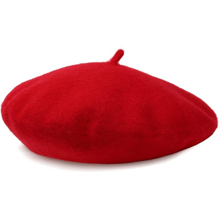 Czerwony beret z wełnianym ogonkiem na szczycie, zdjęcie produktu na białym tle 2