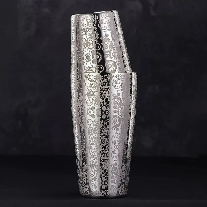 Cocktail shaker grawerowany – Mixaro-Victoriańczycy-Trend Polska