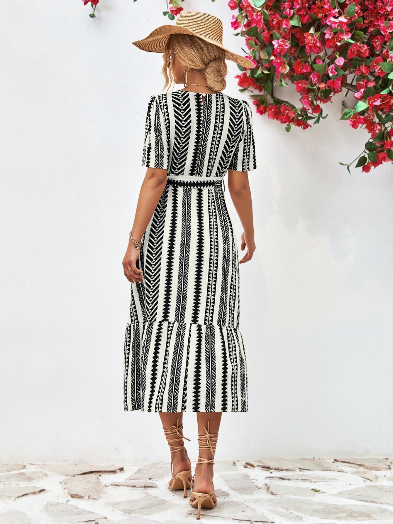 Czarna-biała w paski sukienka midi – Elise-XS-Trend Polska