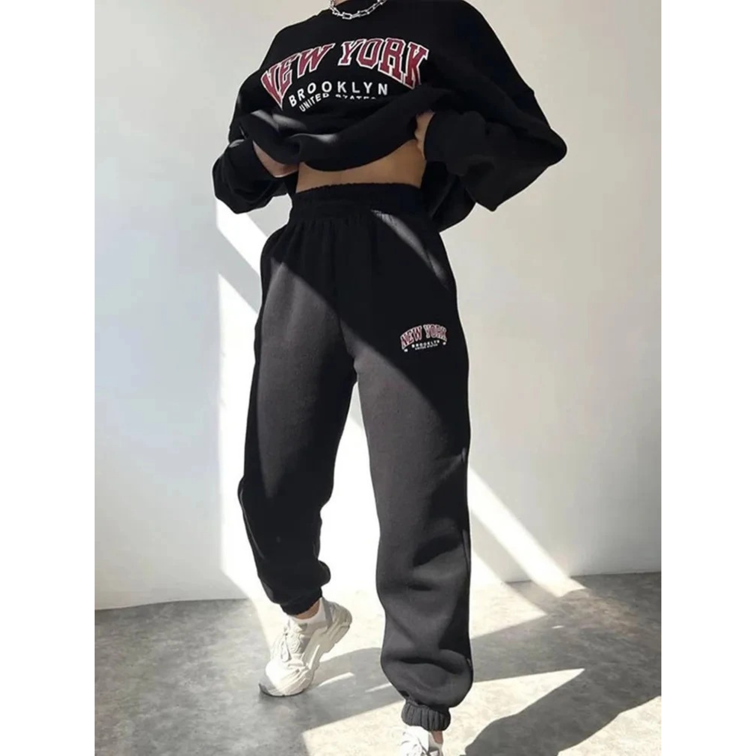 Damski dres z nadrukiem liter - Viva-Czarny-S-Trend Polska