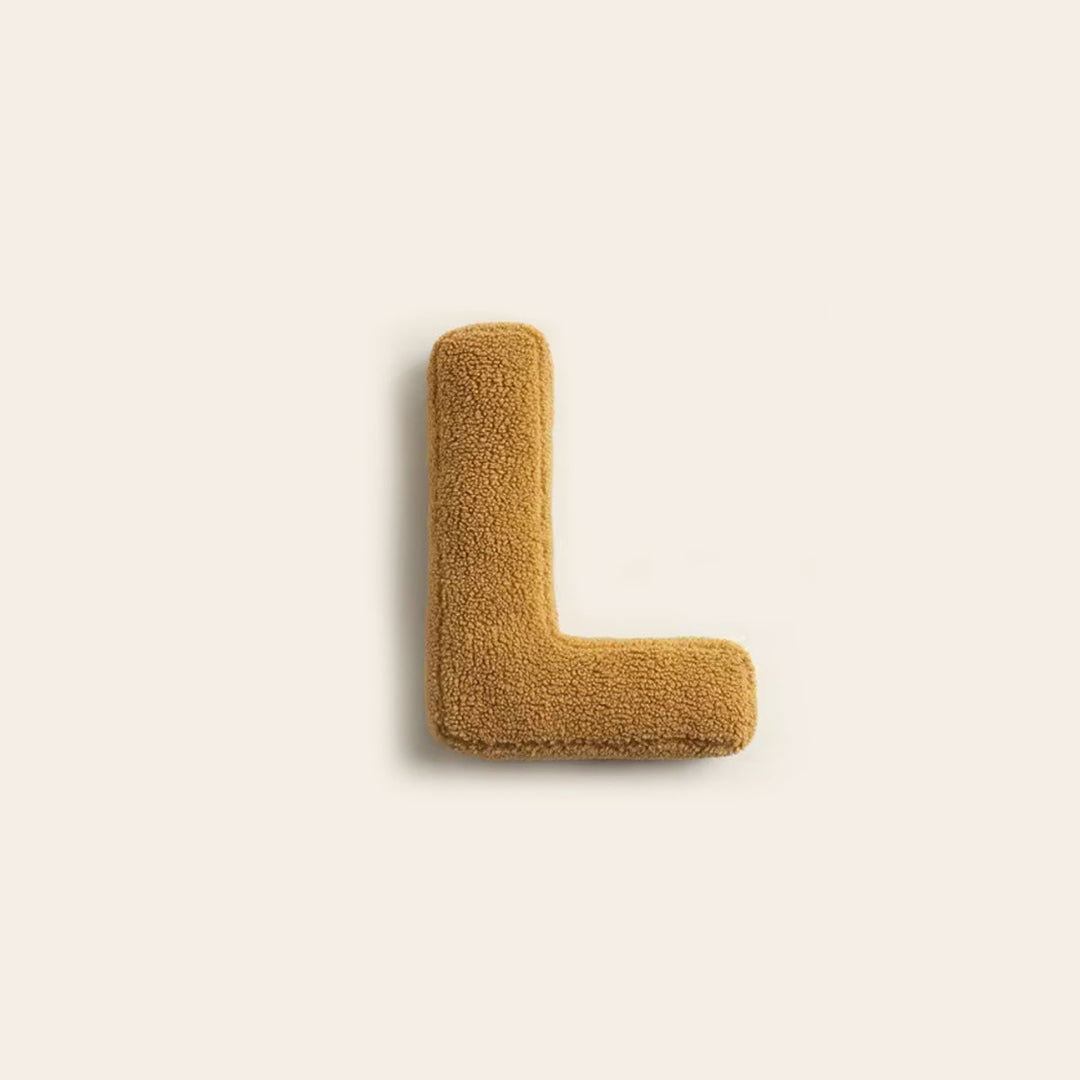 Dekoracyjna poduszka z alfabetem – LetterLounge-L-Trend Polska