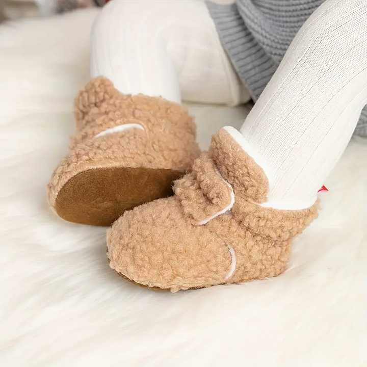 Skarpetki dla dzieci z materiału typu Teddystof – SnugglePaws
