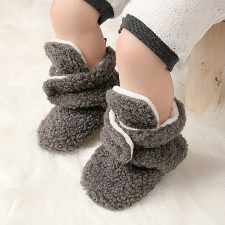 Skarpetki dla dzieci z materiału typu Teddystof – SnugglePaws
