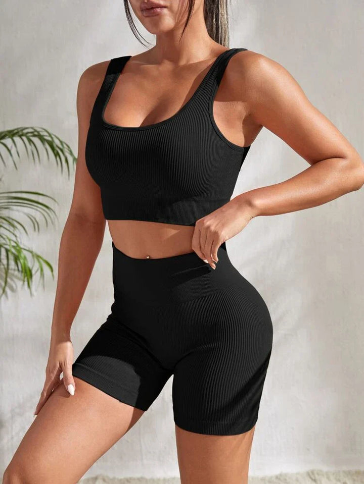 Dwuczęściowy damski zestaw fitness z szortami i topem sportowym – Sienna-Czarny-S-Trend Polska