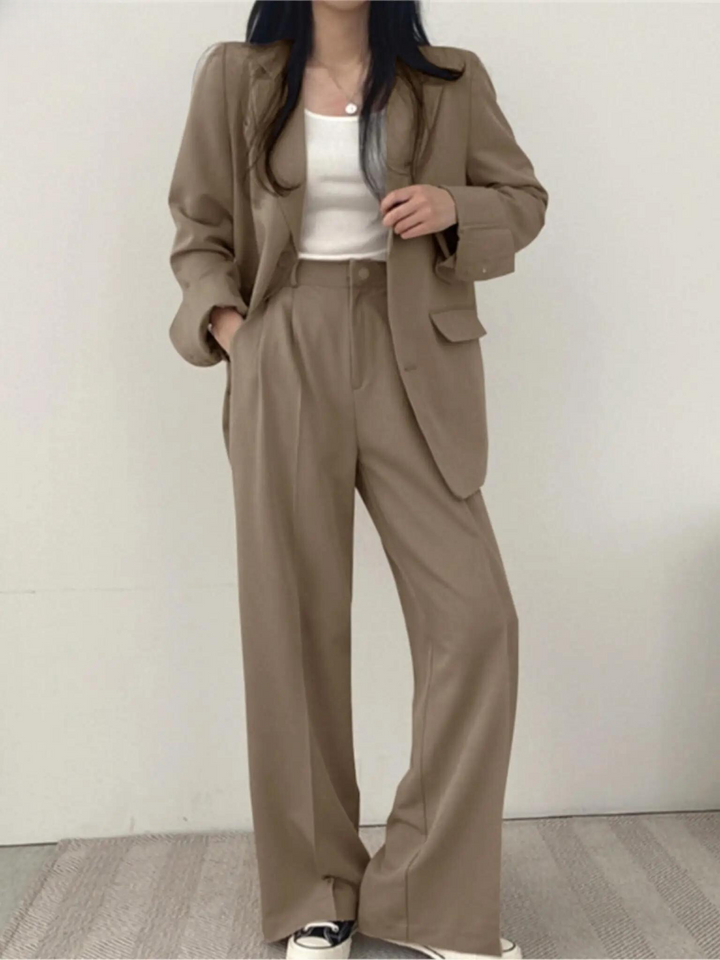 Dwuczęściowy kostium damski - Sophie-Czarny-S-Trend Polska