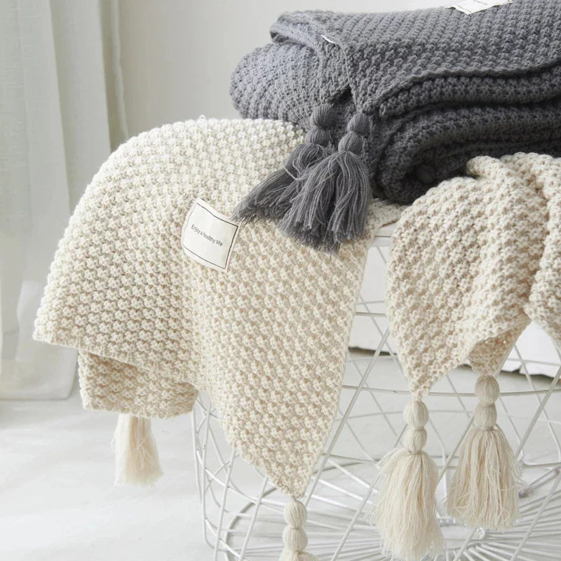 Dzianinowy wełniany koc z frędzlami - NordicCozy-Głęboka zieleń-110x150cm-Trend Polska