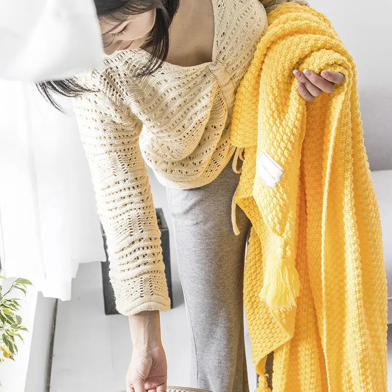 Dzianinowy wełniany koc z frędzlami - NordicCozy-Głęboka zieleń-110x150cm-Trend Polska