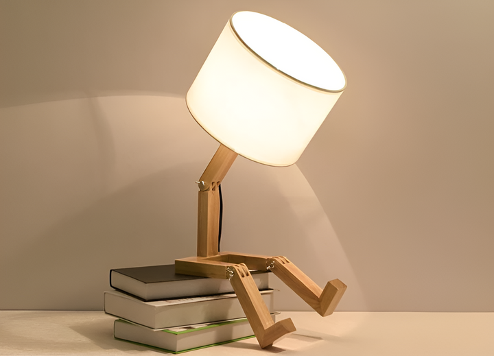 Elastyczna lampa biurkowa z drewna litego – LumoBot-Trend Polska
