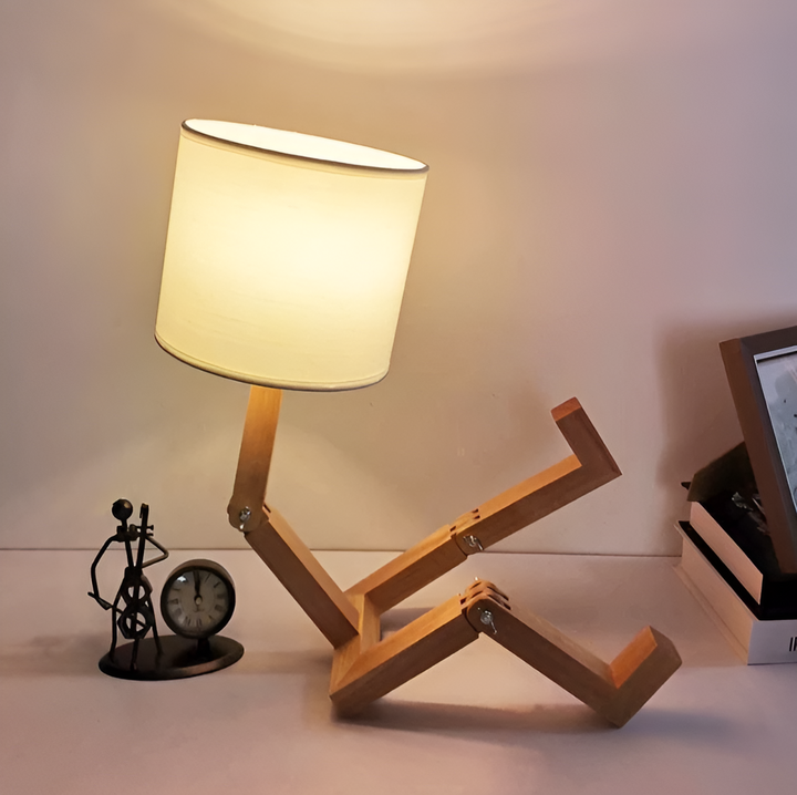 Elastyczna lampa biurkowa z drewna litego – LumoBot-Trend Polska