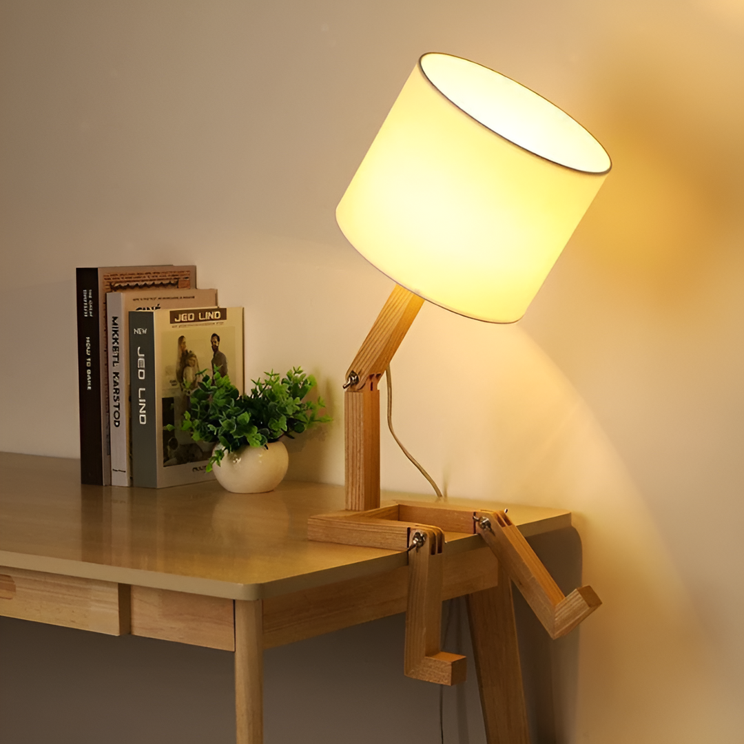 Elastyczna lampa biurkowa z drewna litego – LumoBot-Trend Polska