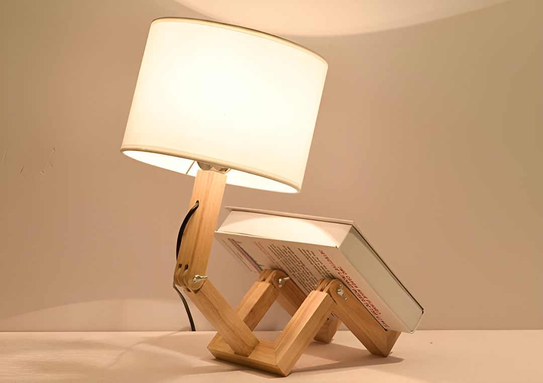Elastyczna lampa biurkowa z drewna litego – LumoBot-Trend Polska