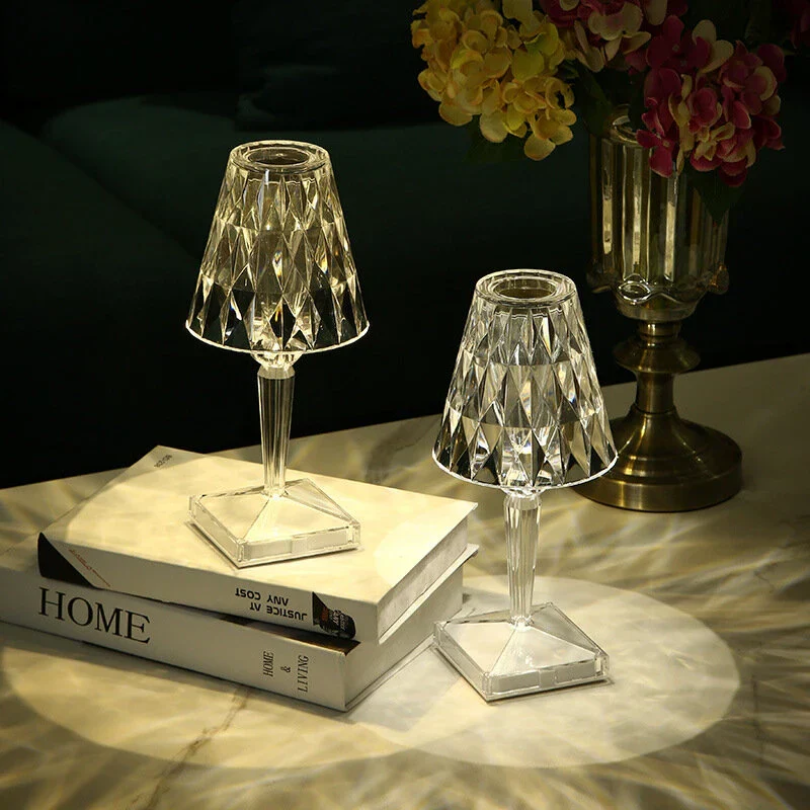 Elegancka lampa stołowa z kryształowym wzorem - CrystalLuxe-przezroczysty-Trend Polska