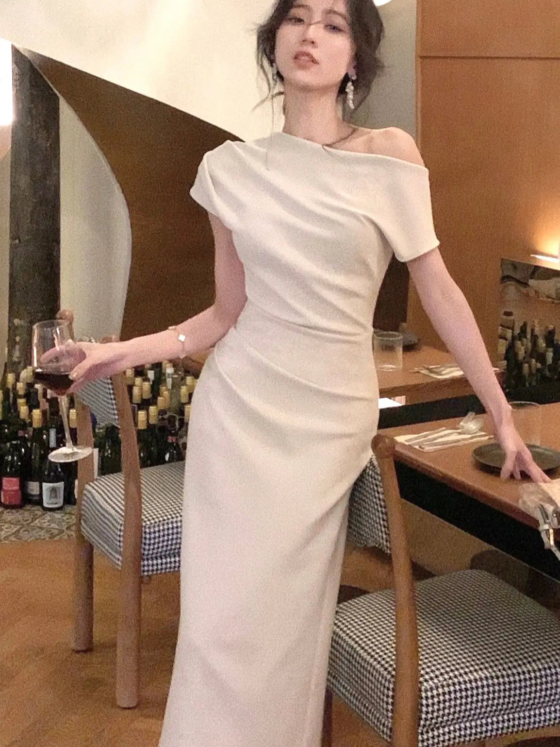 Elegancka sukienka maxi Bodycon z odkrytymi ramionami – Valentina-Beżowy-S-Trend Polska