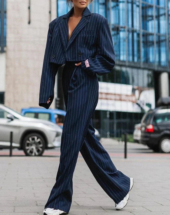 Elegancki i Wygodny Damski Garnitur – Camille-ciemnoniebieski-S-Trend Polska