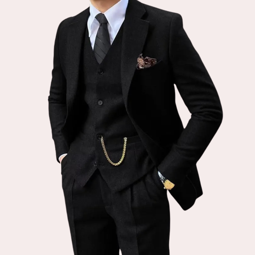 Elegancki Trzyczęściowy Garnitur Męski - Dorian-Czarny-S-Trend Polska