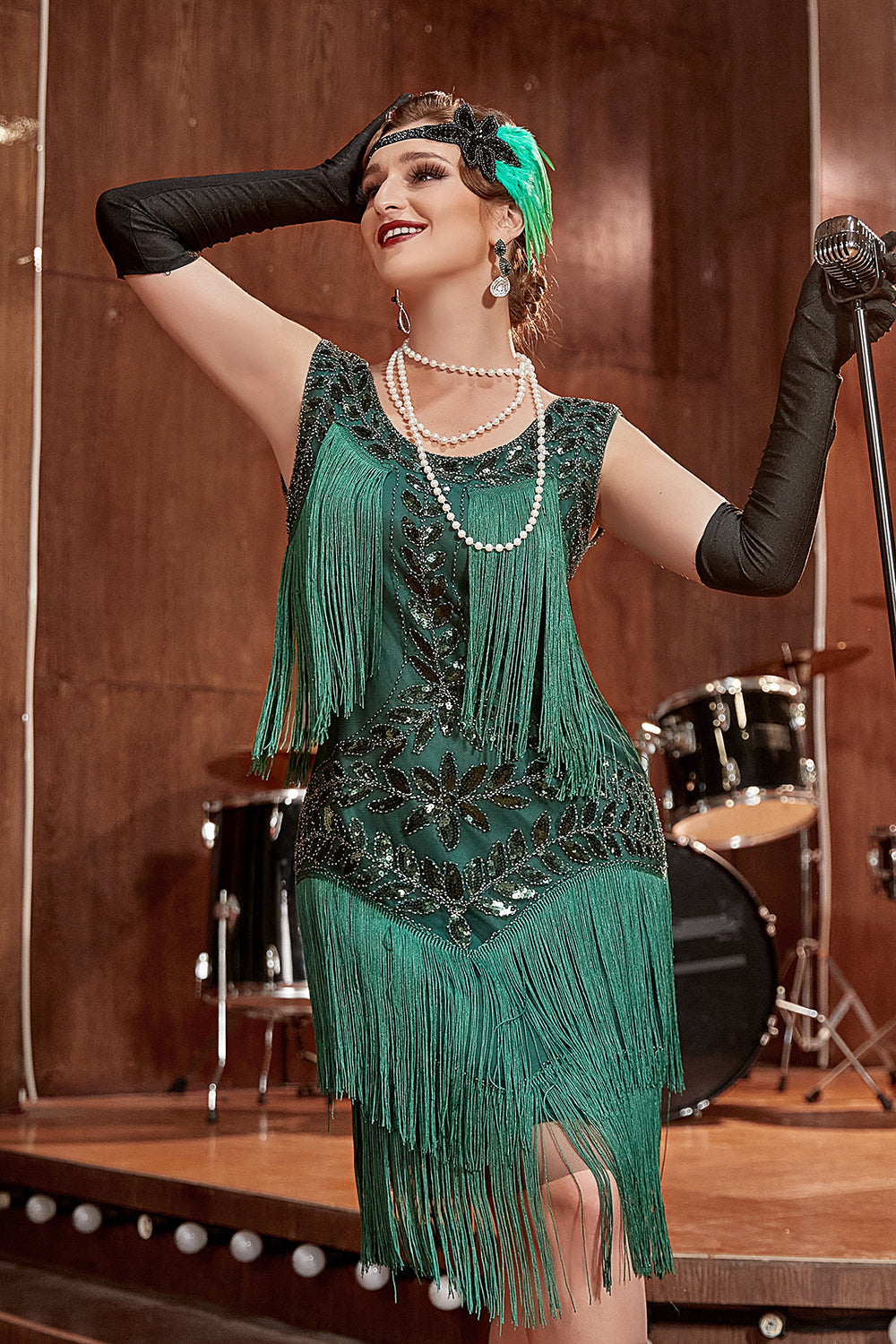 Glamurowa sukienka charleston z lat 20. - Amelia-Champagne-S-Trend Polska