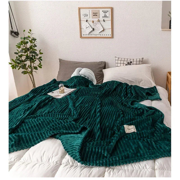 Gruba Flanellen Koc Jesienny - WarmHaven-Ciemnozielony-70x100cm-Trend Polska