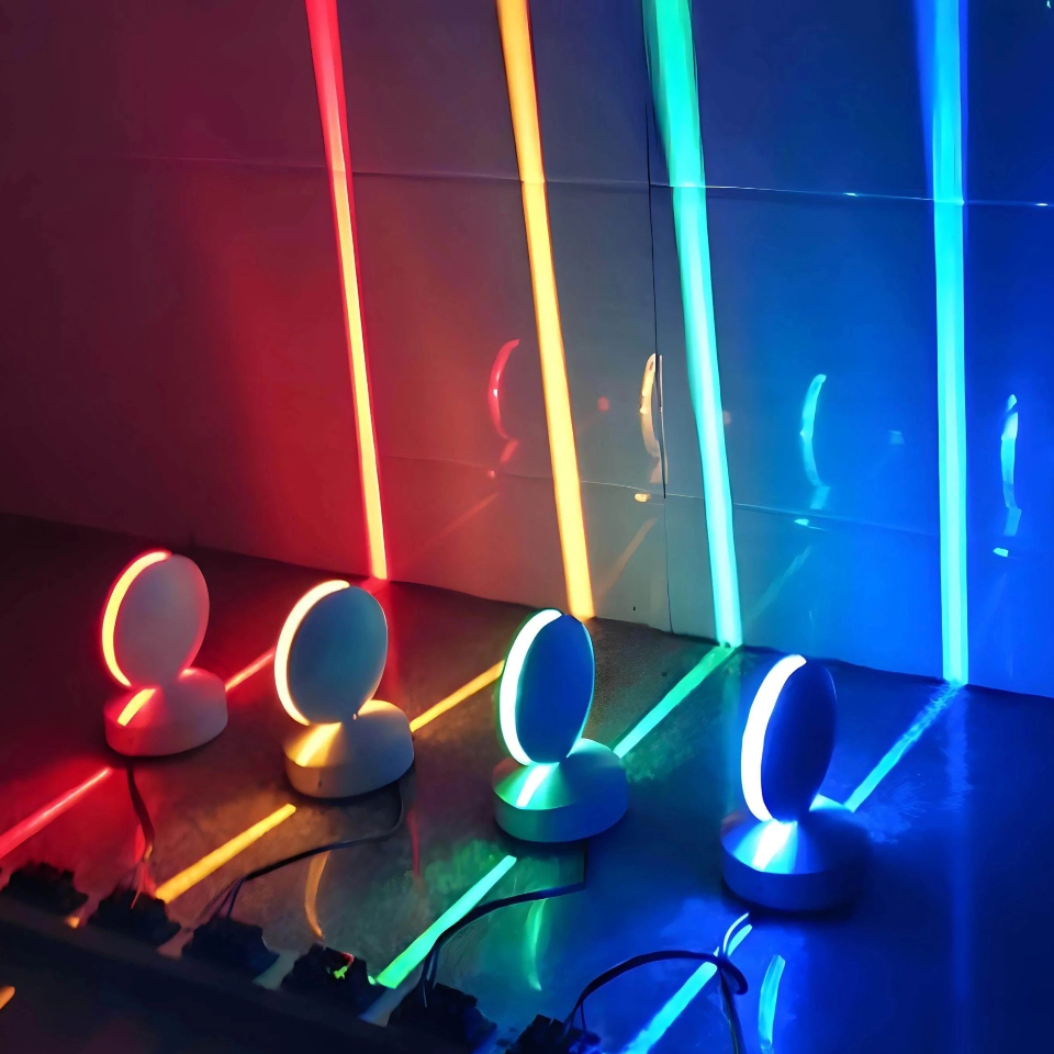 Inteligentne oświetlenie LED w pasku z projekcją 360° - Lumovibe-Biały-Chłodna biel-Trend Polska